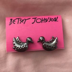NWT Betsey Johnson silver duck earrings